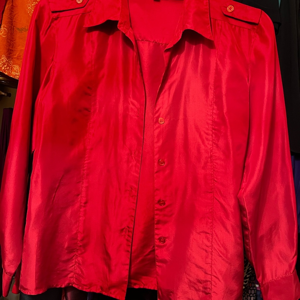 Newport News size 6 100% silk red button shirt